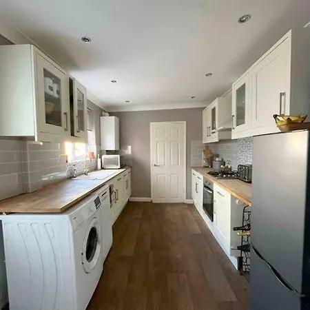 Cosy Flat In Burgess Hill, Sussex Apartment Exterior photo