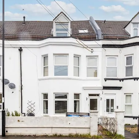 Cosy Flat In Burgess Hill, Sussex Apartment Exterior photo